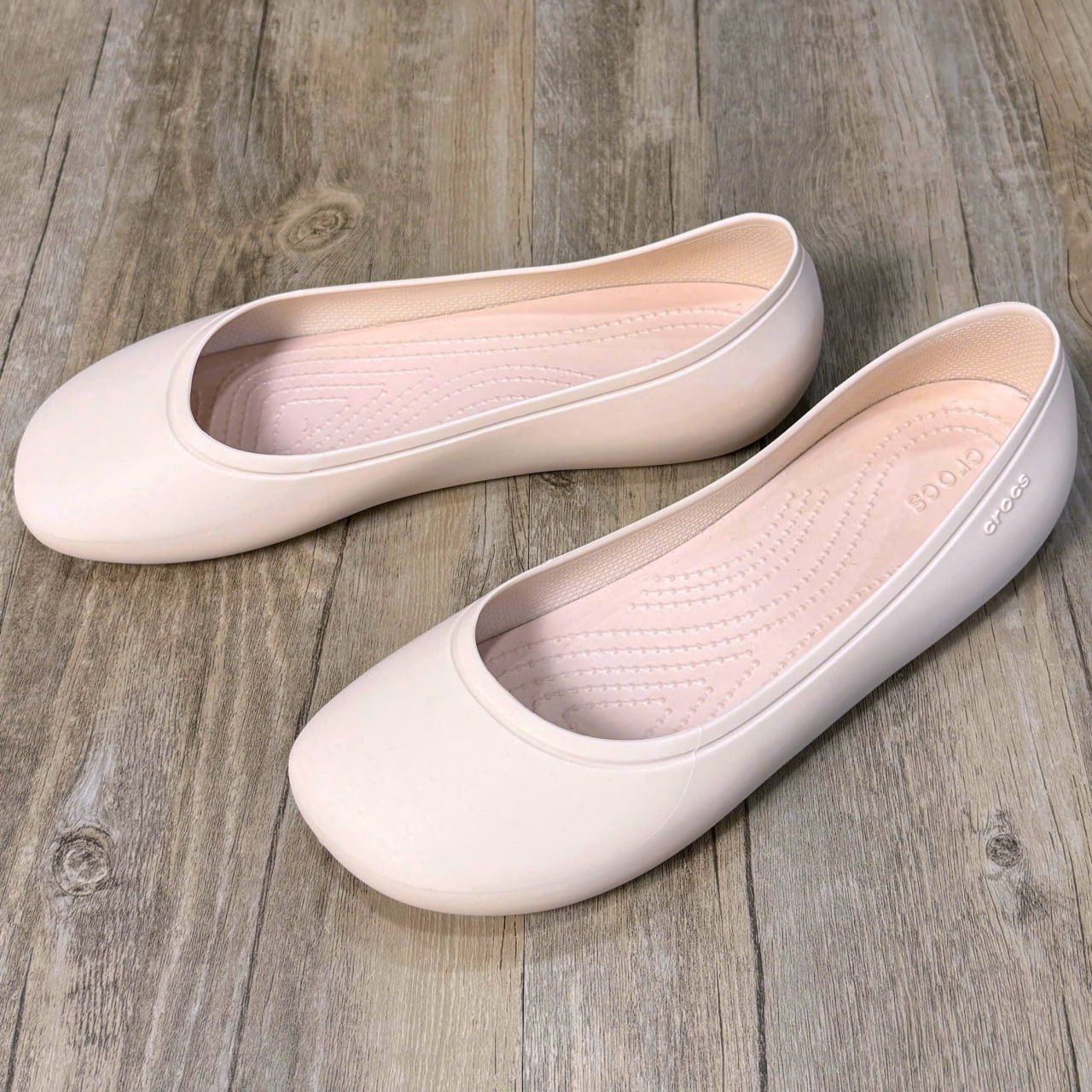 Giày Búp Bê Crocs Brooklyn Pointed HN Cream