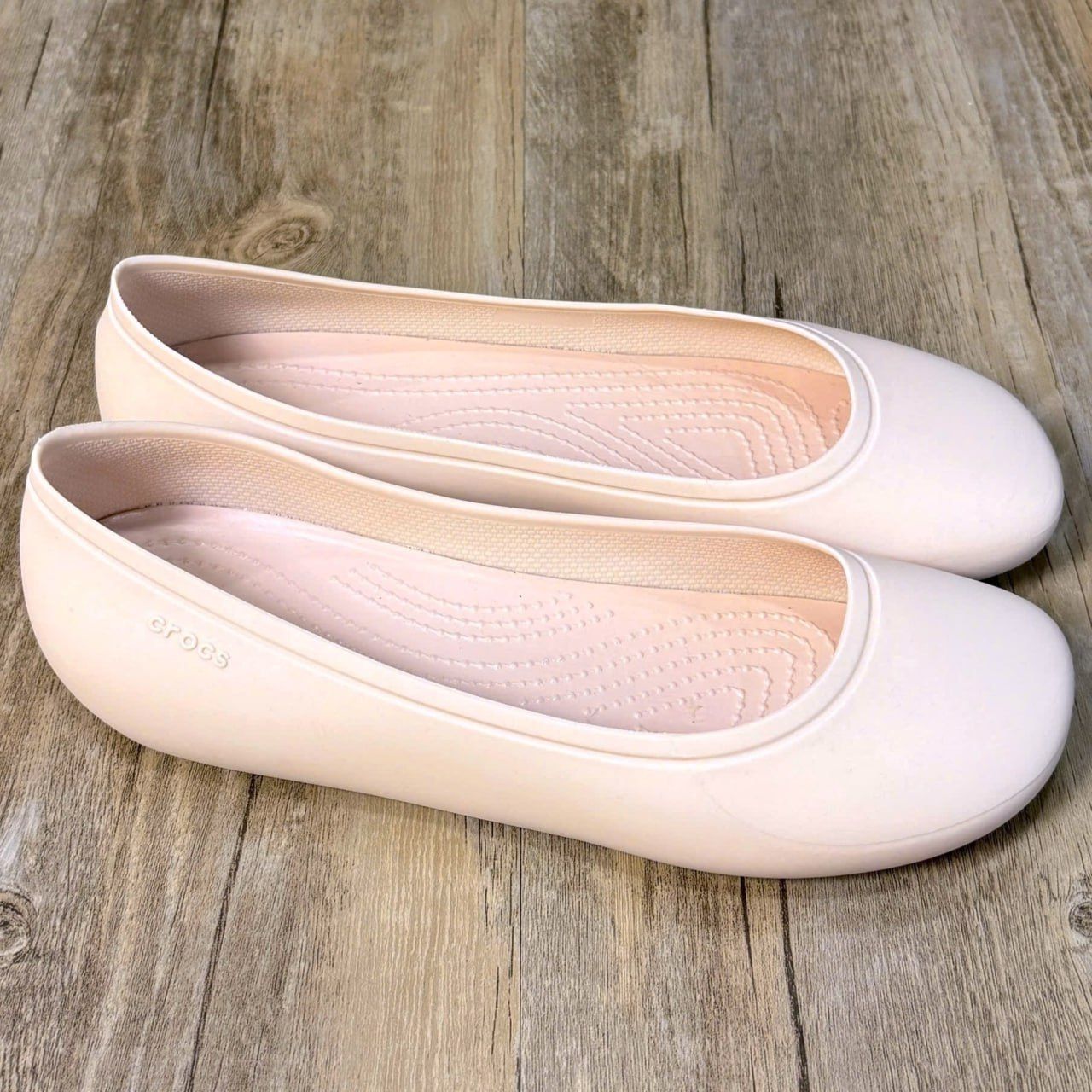 Giày Búp Bê Crocs Brooklyn Pointed HN Cream