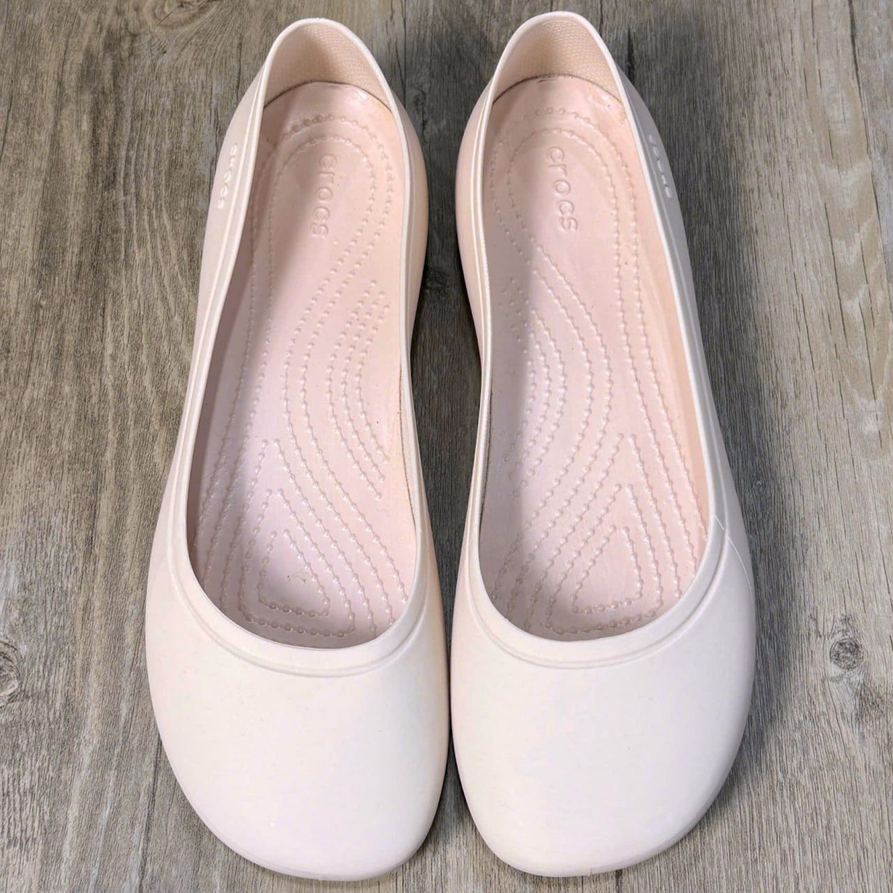 Giày Búp Bê Crocs Brooklyn Pointed HN Cream
