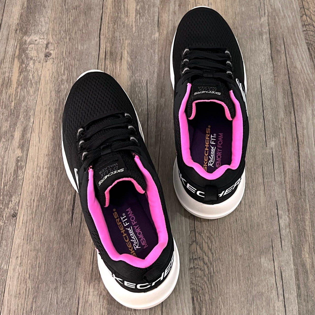 Giày Thể Thao Skechers cột dây HN Đen hồng