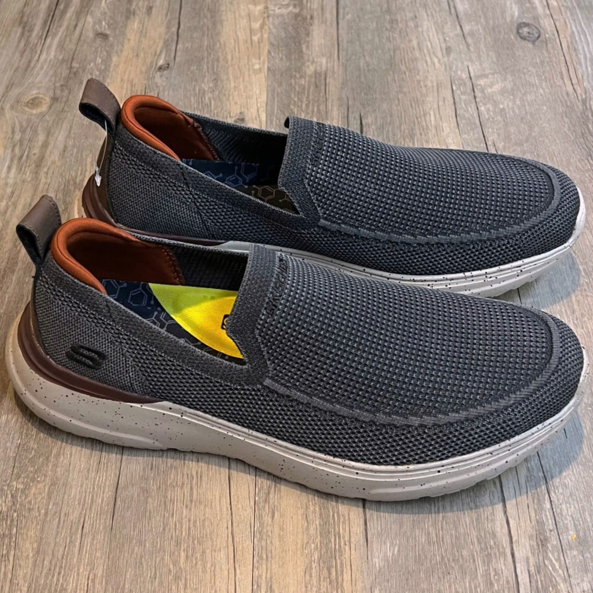 Giày thể thao Skechers Running Big size DP 10