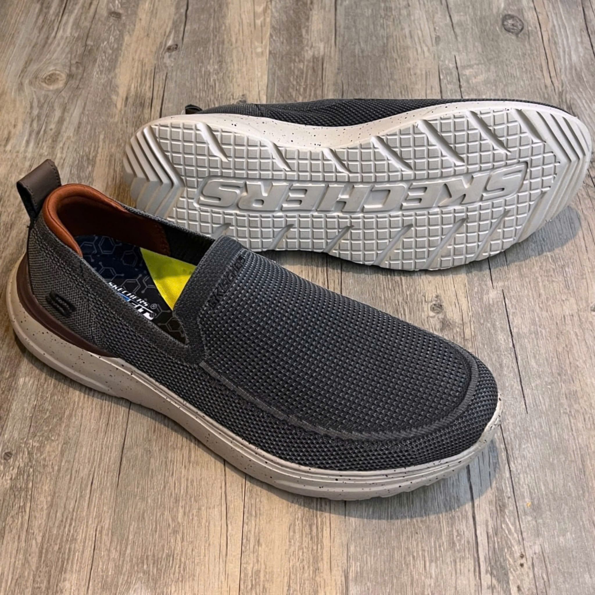 Giày thể thao Skechers Running Big size DP 10