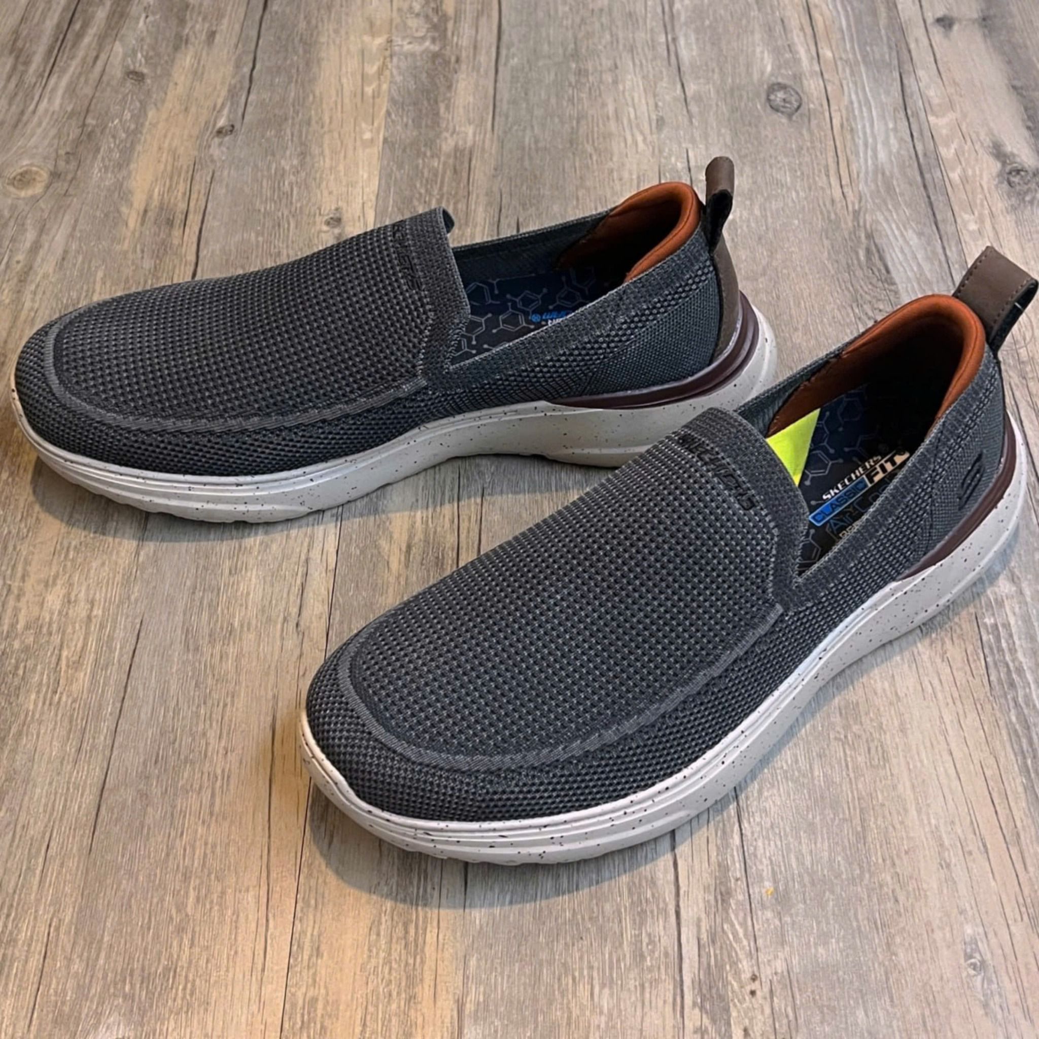 Giày thể thao Skechers Running Big size DP 10