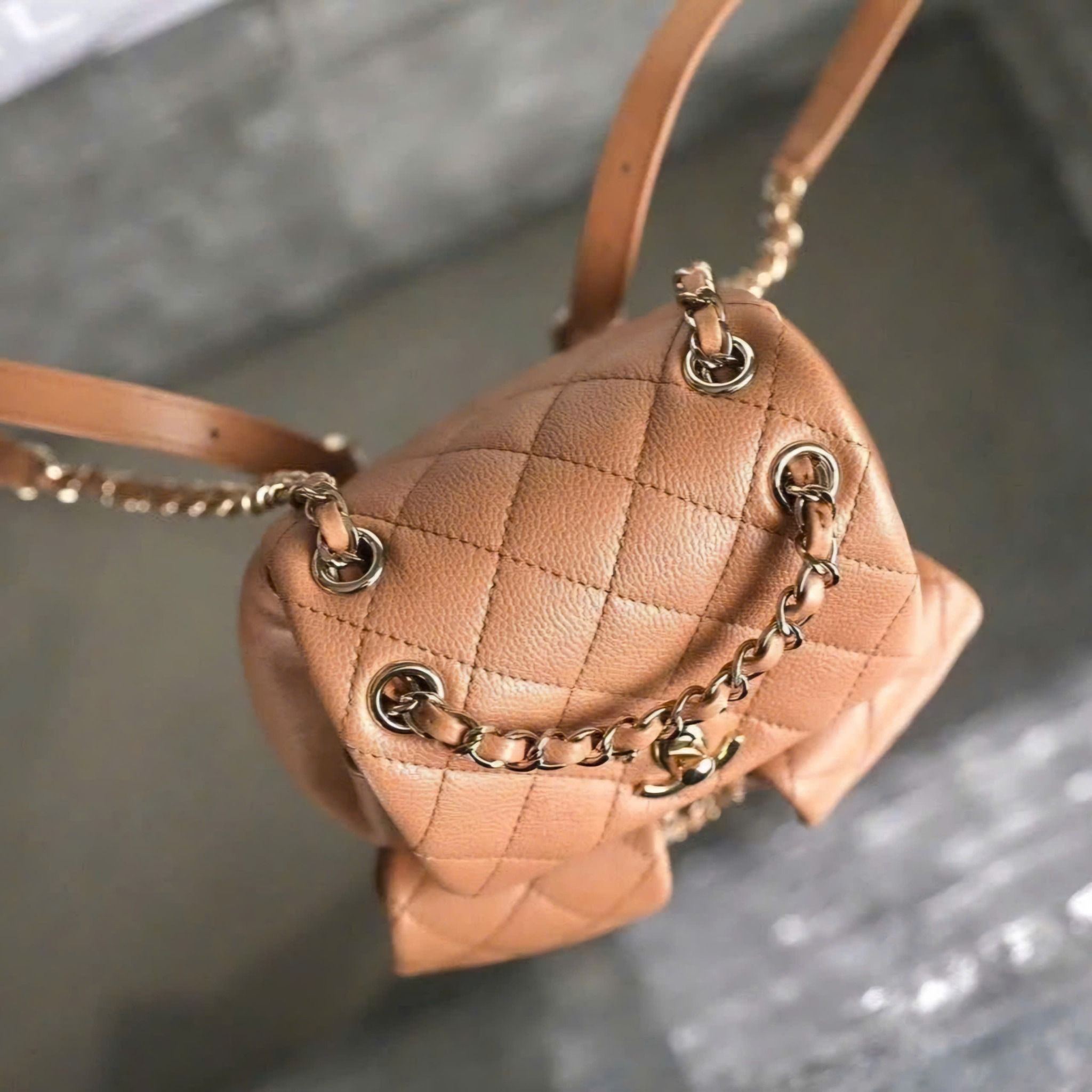 Balo Chanel 23SS Duma Caviar DS Nâu nhạt