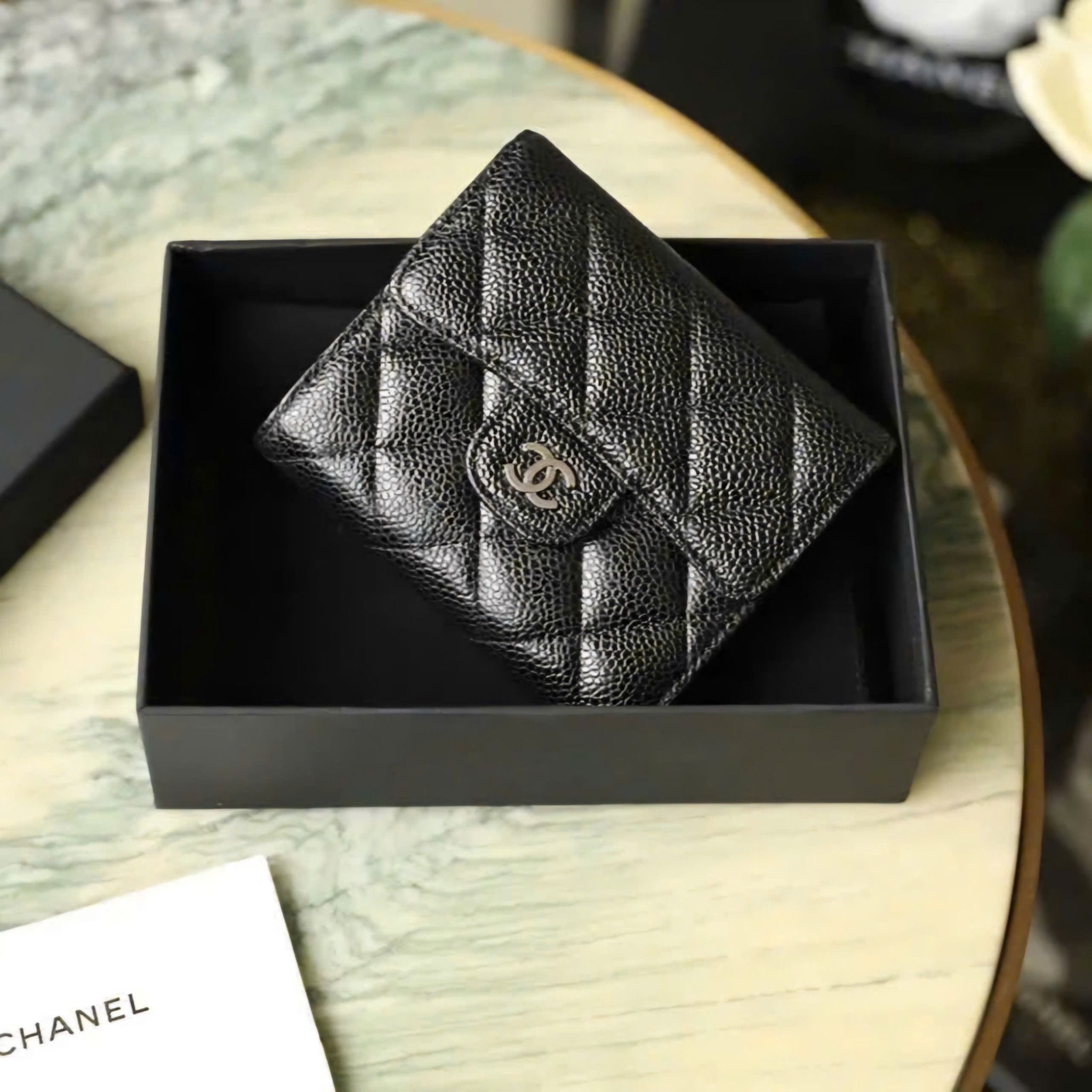 Ví - Chanel Min Wallet Gấp Ba VCN0004 Khóa Bạc DS Đen