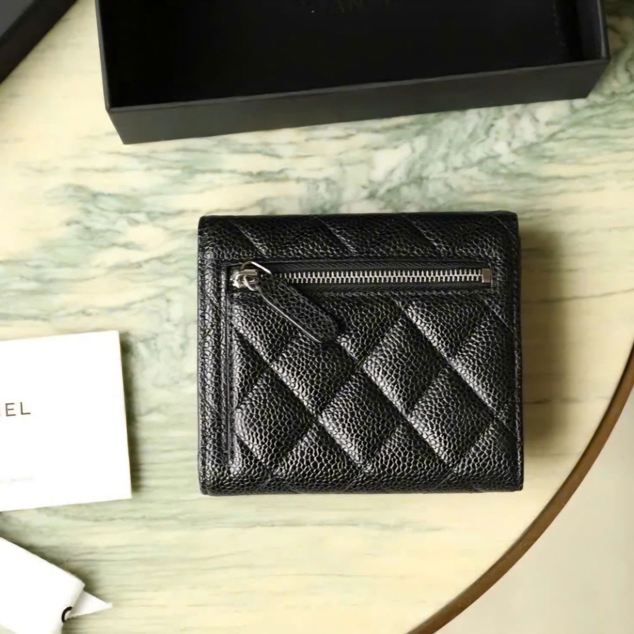 Ví - Chanel Min Wallet Gấp Ba VCN0004 Khóa Bạc DS Đen