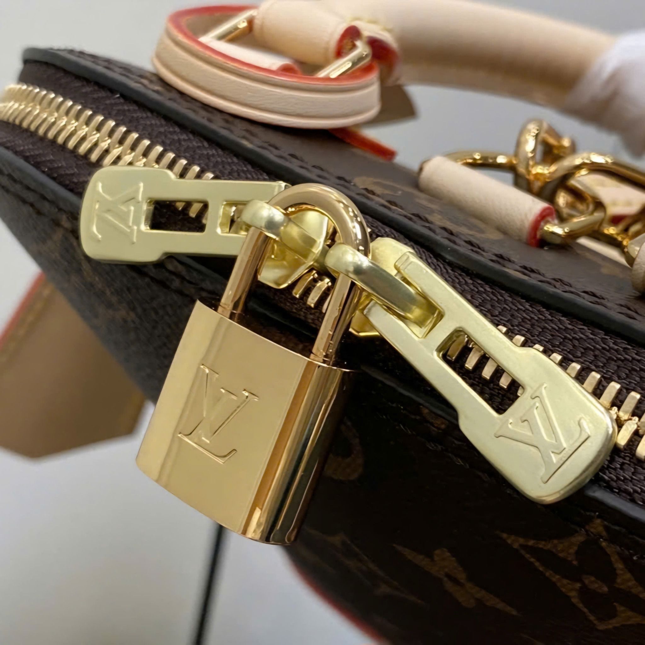 Balo LV Alma Monogram Canvas DS Brown