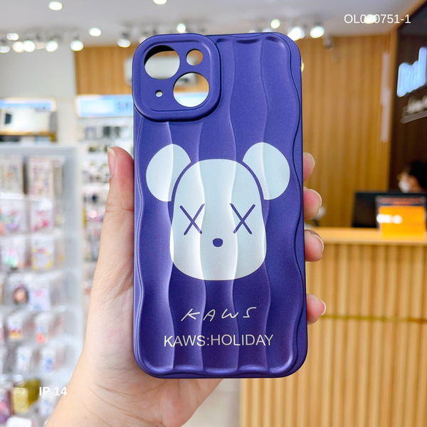 ** Ốp IP 14 6.1 Kaws Holiday si màu