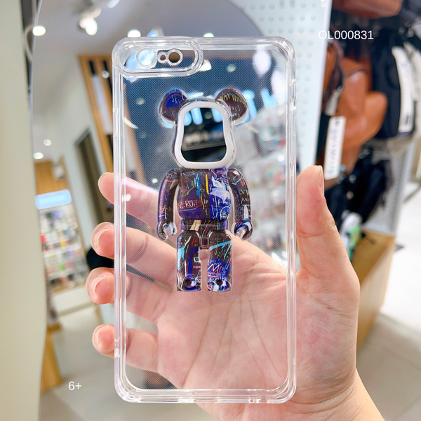 Ốp IP 6+ dẻo trong Bearbrick nổi khoét táo