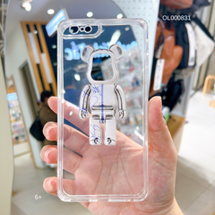 Ốp IP 6+ dẻo trong Bearbrick nổi khoét táo