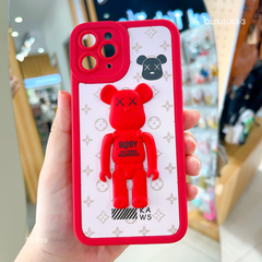 ** Ốp IP 11 Pro dẻo nên LV Bearbrick nổi