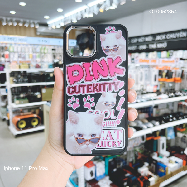 Ốp IP 11 Pro Max dẻo in Pink Cat Lucky nền đen