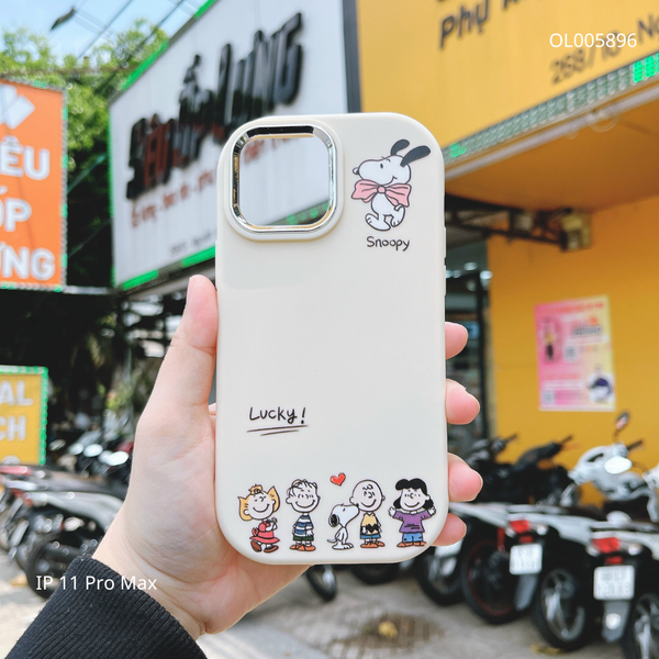 Ốp IP 11 Pro Max dẻo in Snoopy Lucky bo viền Kem