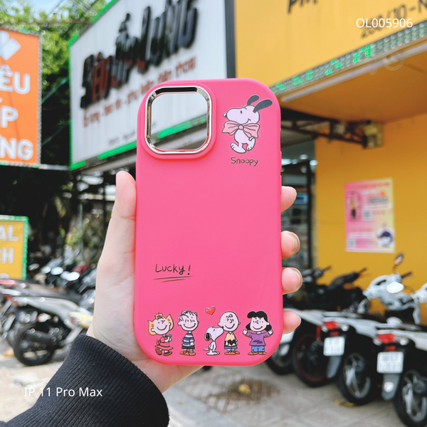 Ốp IP 11 Pro Max dẻo in Snoopy Lucky bo viền Hồng