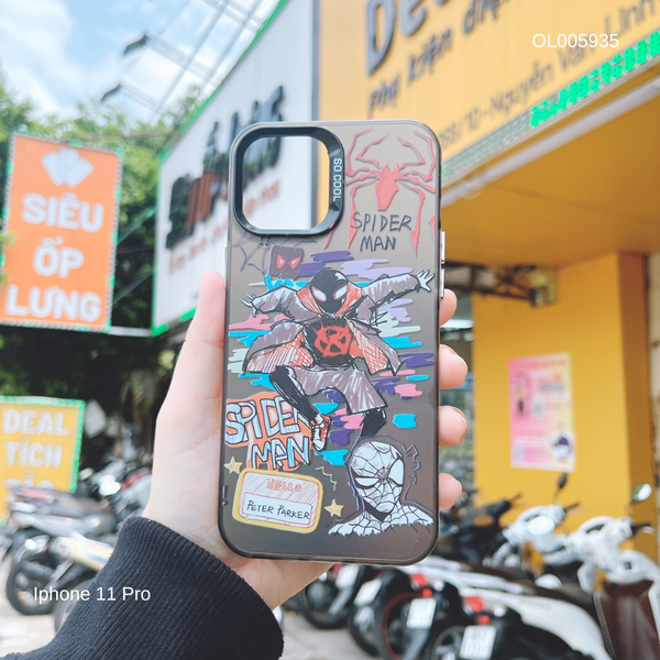 Ốp IP 11 Pro nhám bạc Đen Spider man Peter Paker