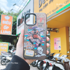 Ốp IP 12 Pro Max nhám bạc Đen Spider man Peter Paker