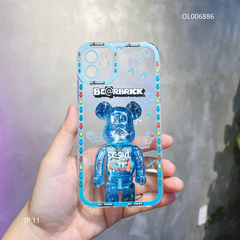 Ốp IP 11 6.1 dẻo trong Bearbrick x-girl xanh