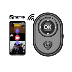 ** Remote lướt Tiktok, chụp ảnh