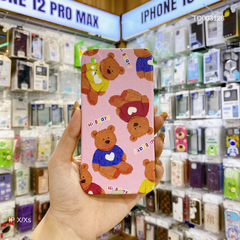 Ốp IP X Hi Bear áo trái tim nền hồng vân da sần