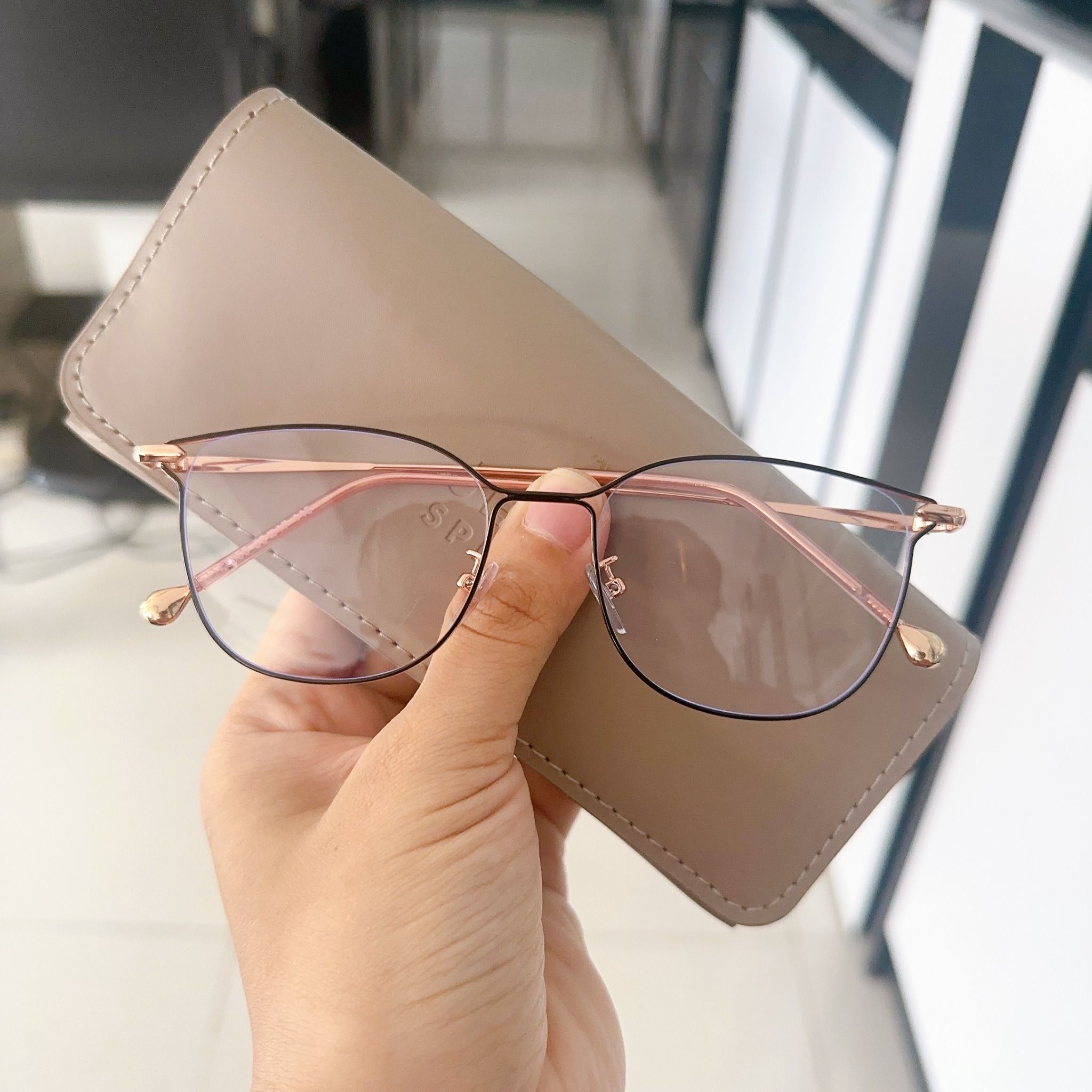Gọng kính mã kim loại mèo
