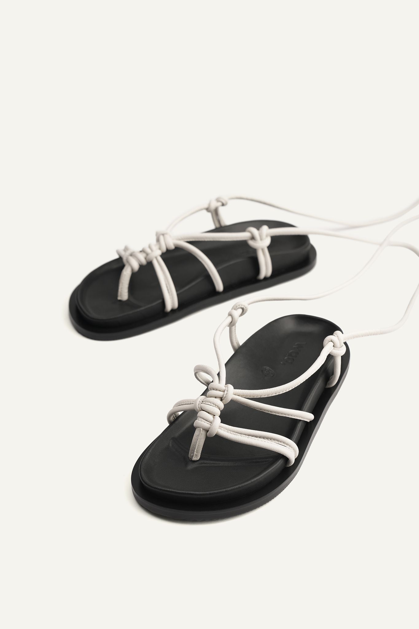 THẮT SANDALS