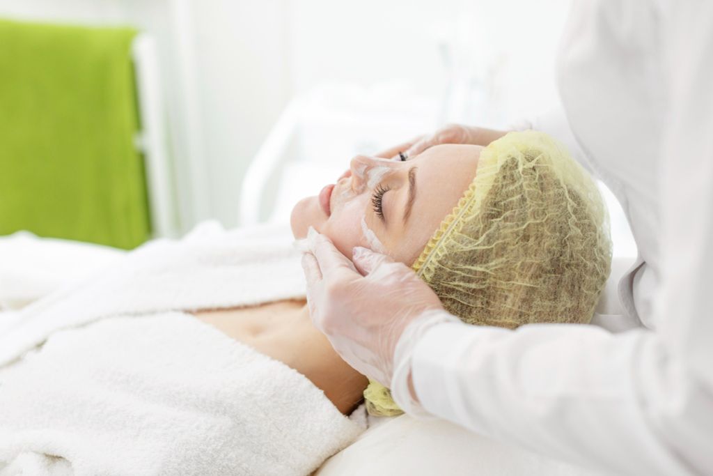 Peel trị mụn Châu Âu