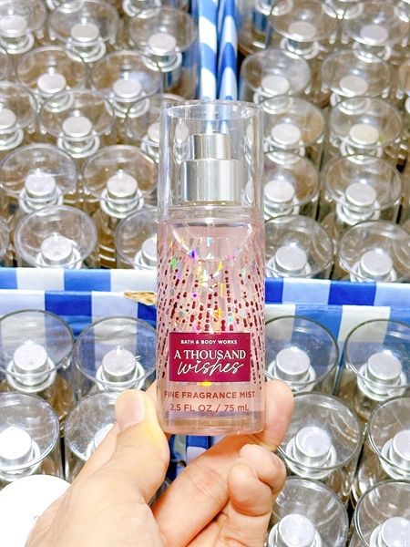 Xịt Thơm hương trái cây ngọt ngào và hương hoa dịu nhẹ Bath Body