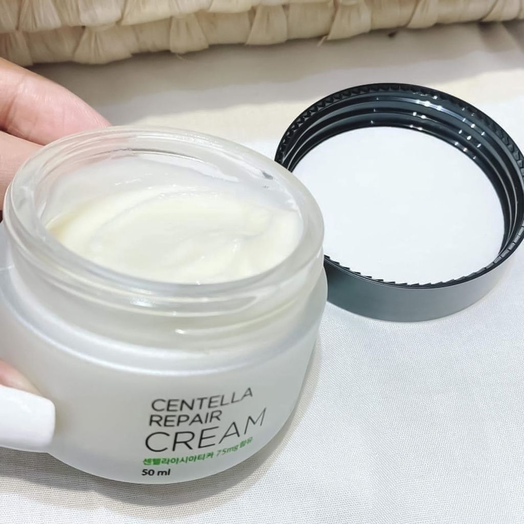 Kem dưỡng phục hồi da, cấp ẩm chiết xuất rau má Goodndoc Centella Repair Cream 50ml