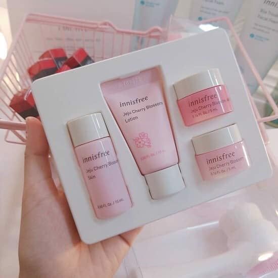 Set dưỡng trắng da Innisfree Jeju Cherry Blossom Special kit (4 items)