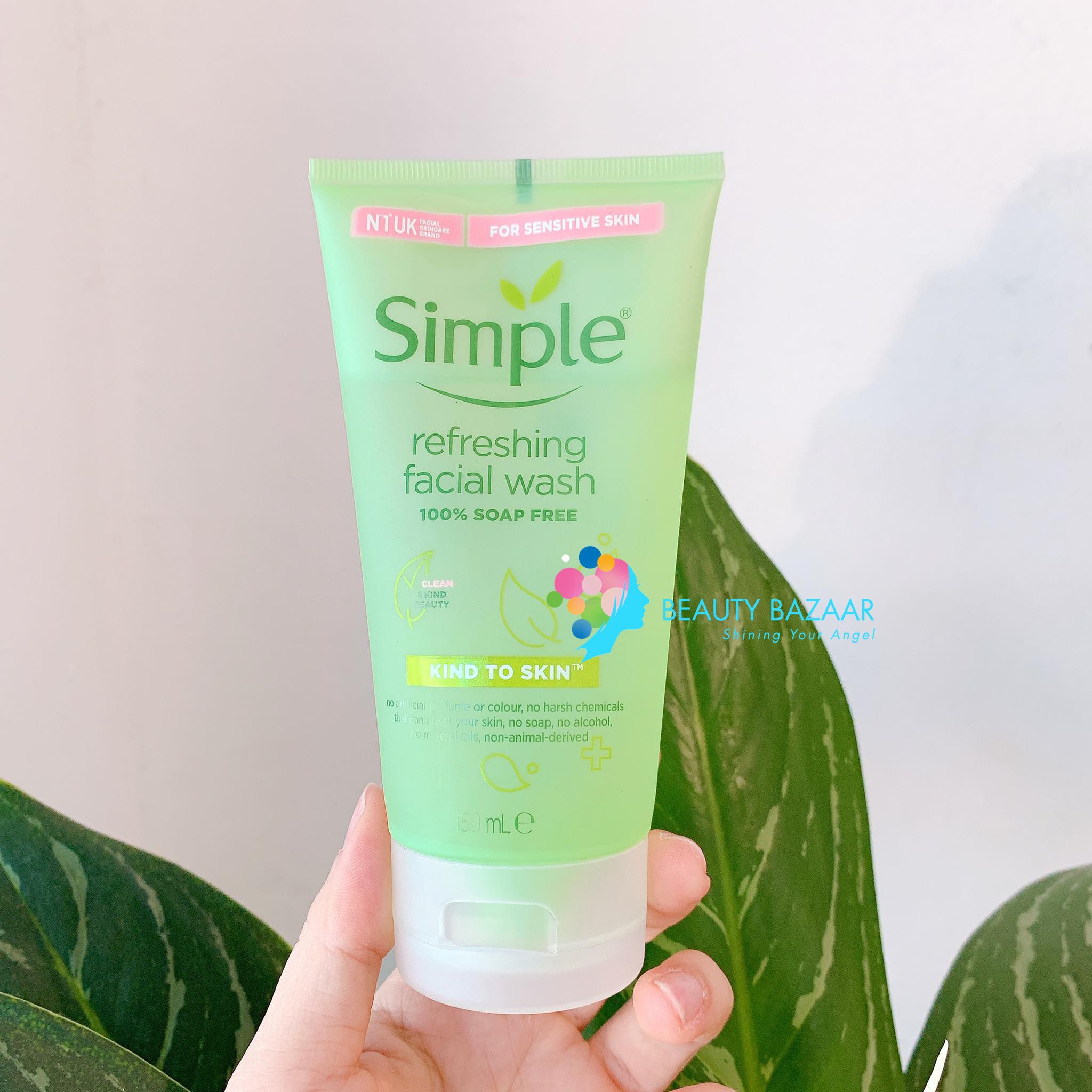 Sữa Rửa Mặt Sạch Sâu Làm Dịu Da Simple Refreshing Facial Wash 150ml