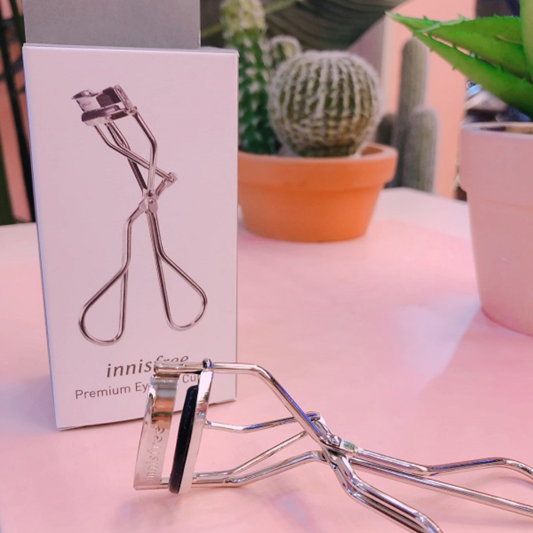 Kẹp Bấm Mi Cong Vút Innisfree Premium Eyelash Curler