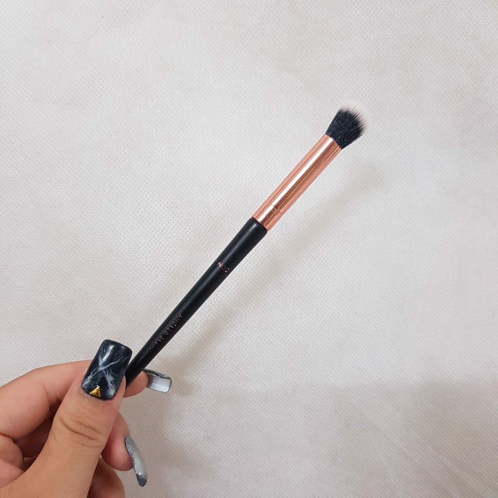 Cọ tạo khối sống mũi đầu tròn Vacosi Angled Blend Brush N02