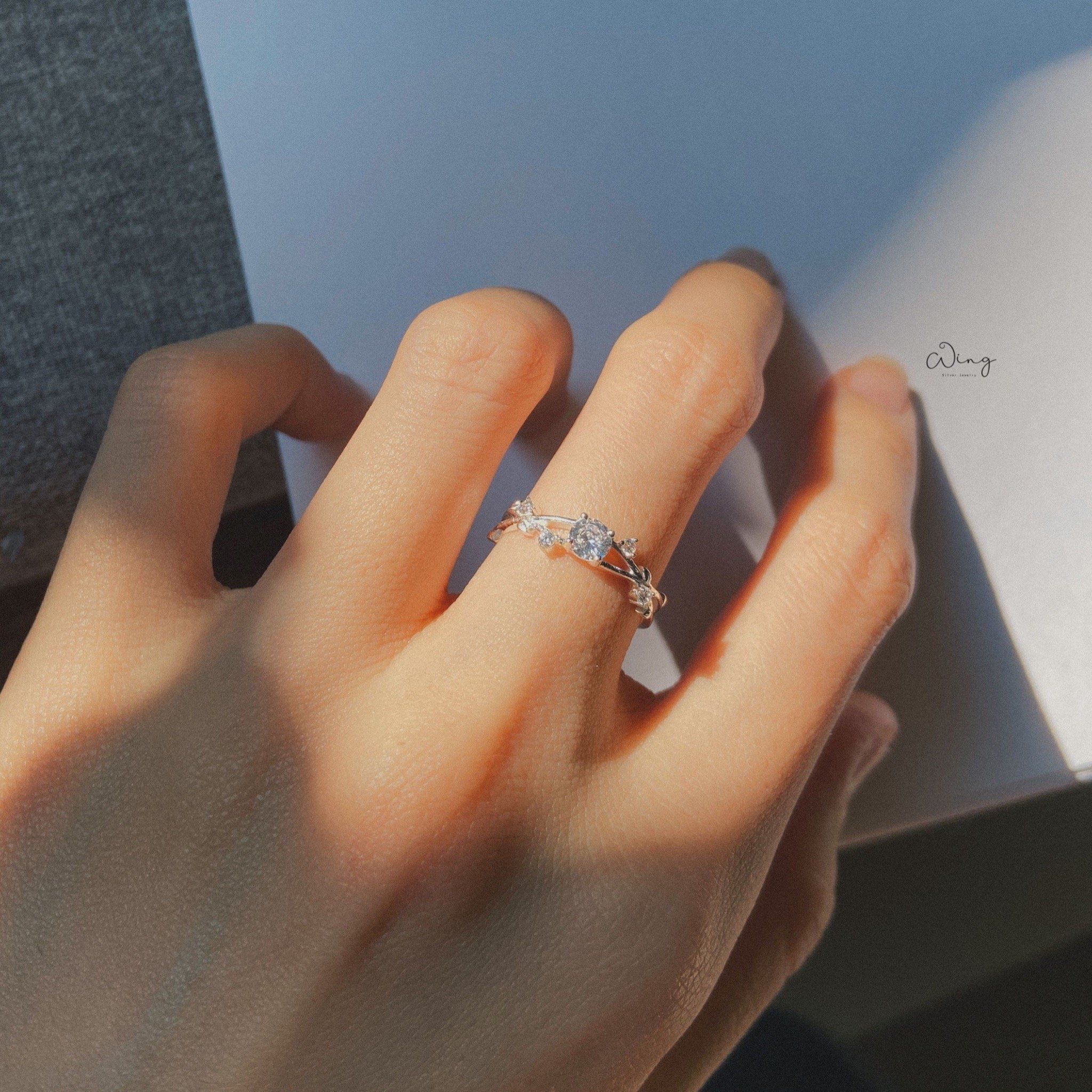 Nhẫn Đá Hoạ Tiết Nhành Cây (Chiếc)