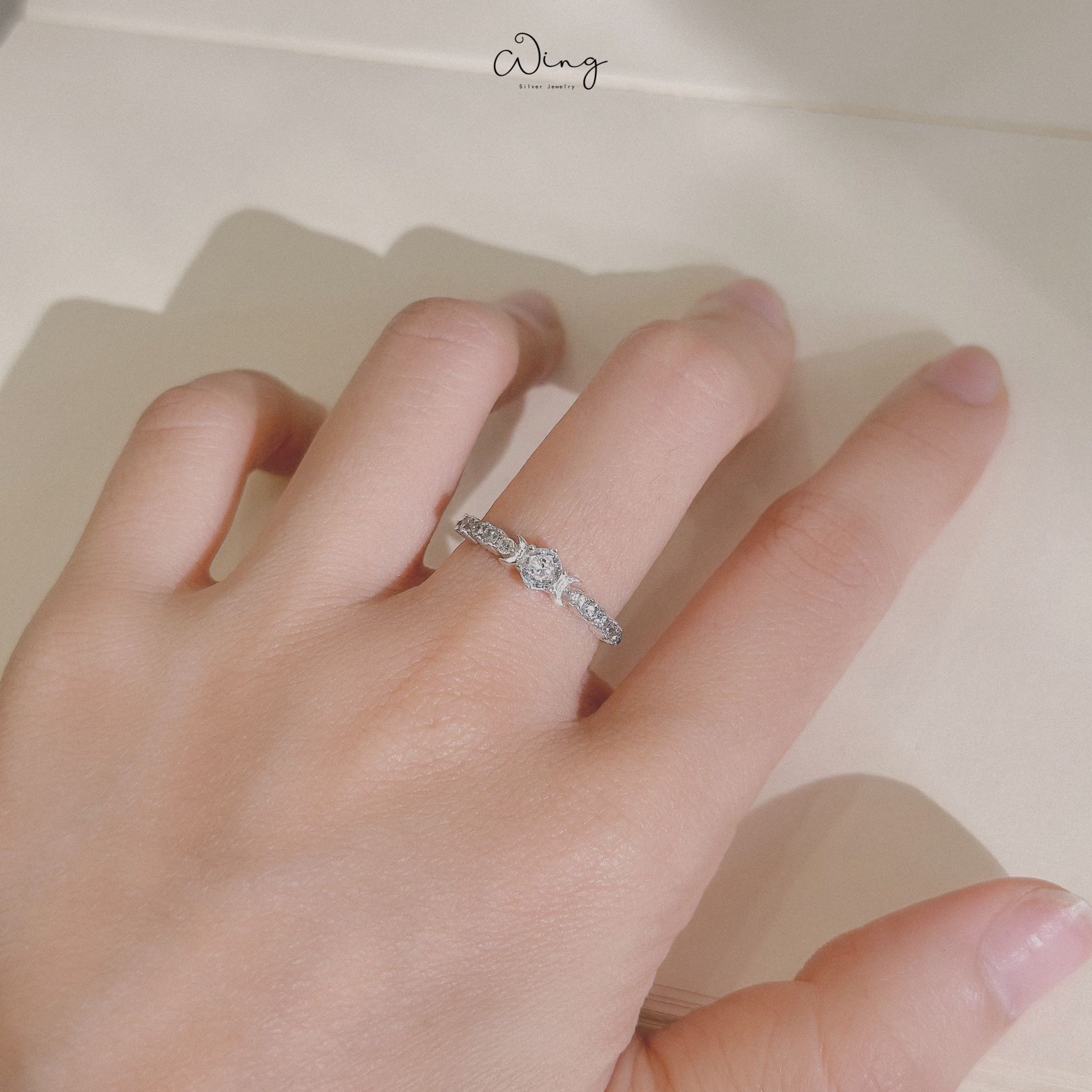 Nhẫn Đá Mặt Trăng Hai Bên (Chiếc)