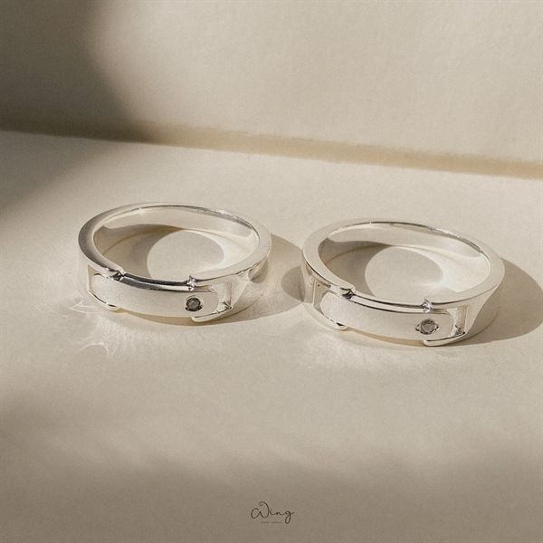 Nhẫn Đôi Secret Lock Gắn Đá Chuôi Nắp