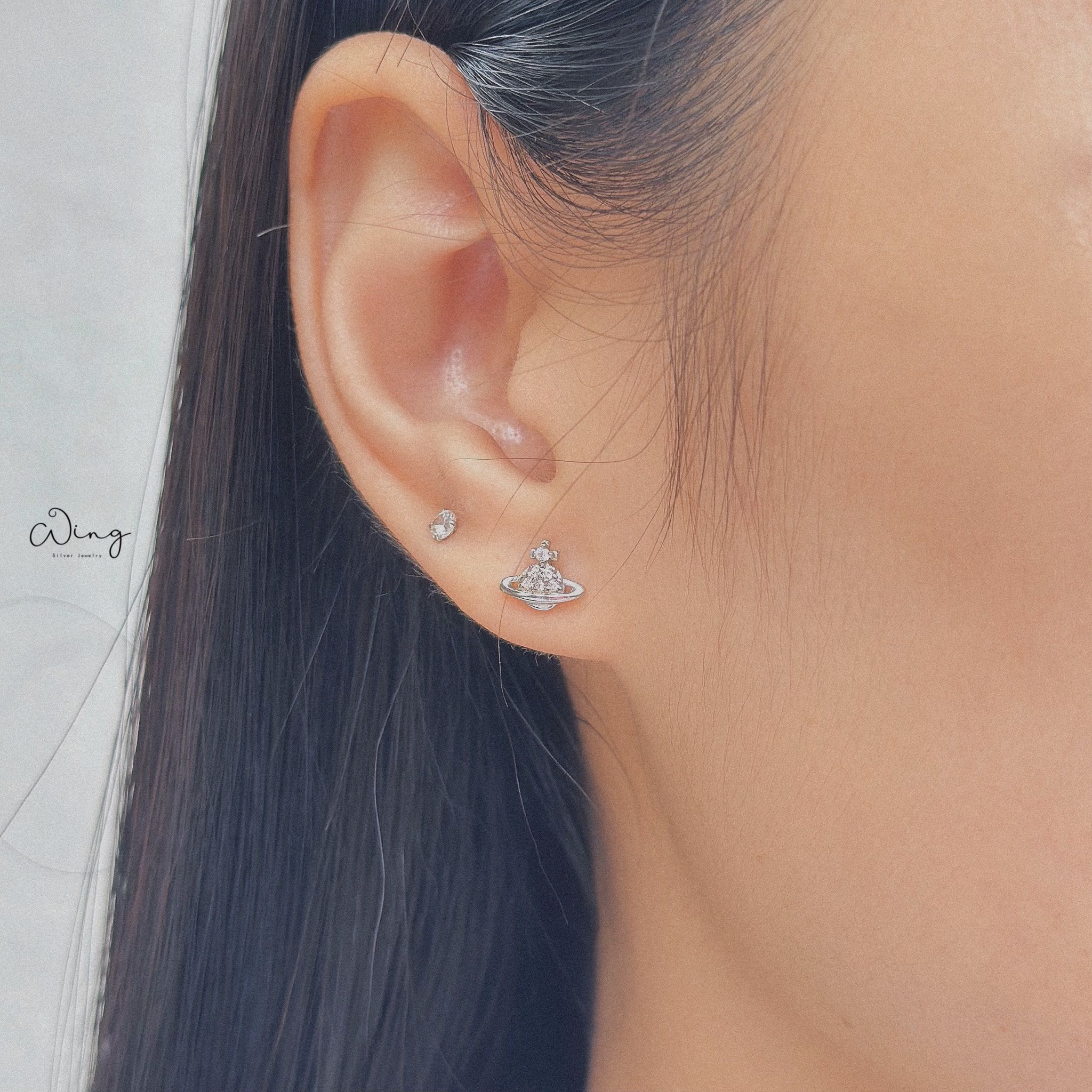Khuyên Tai Sao Thổ Gắn Đá Chốt Vặn (Đôi)