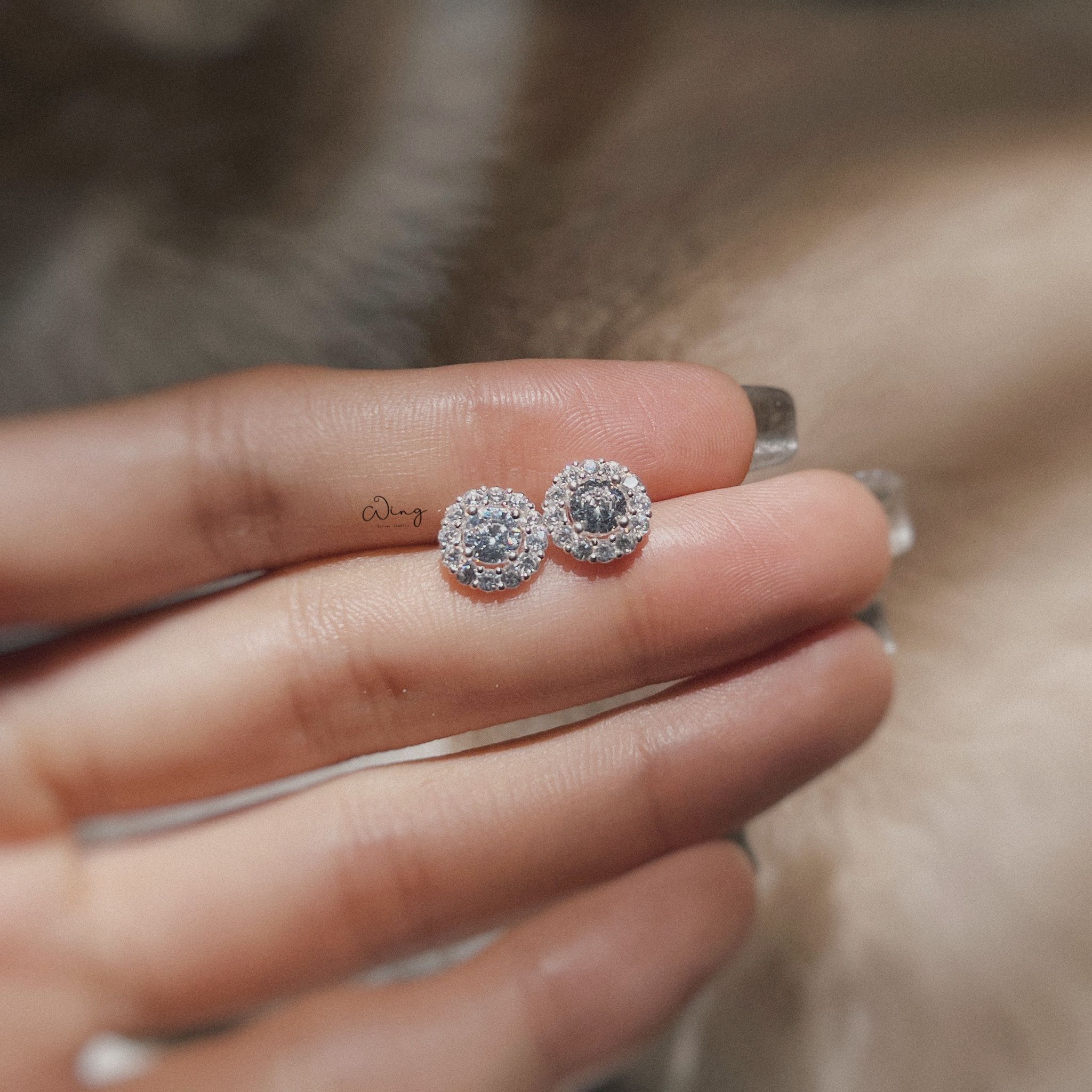 Khuyên Tai Đá Tròn Viền Đá 8mm (Đôi)