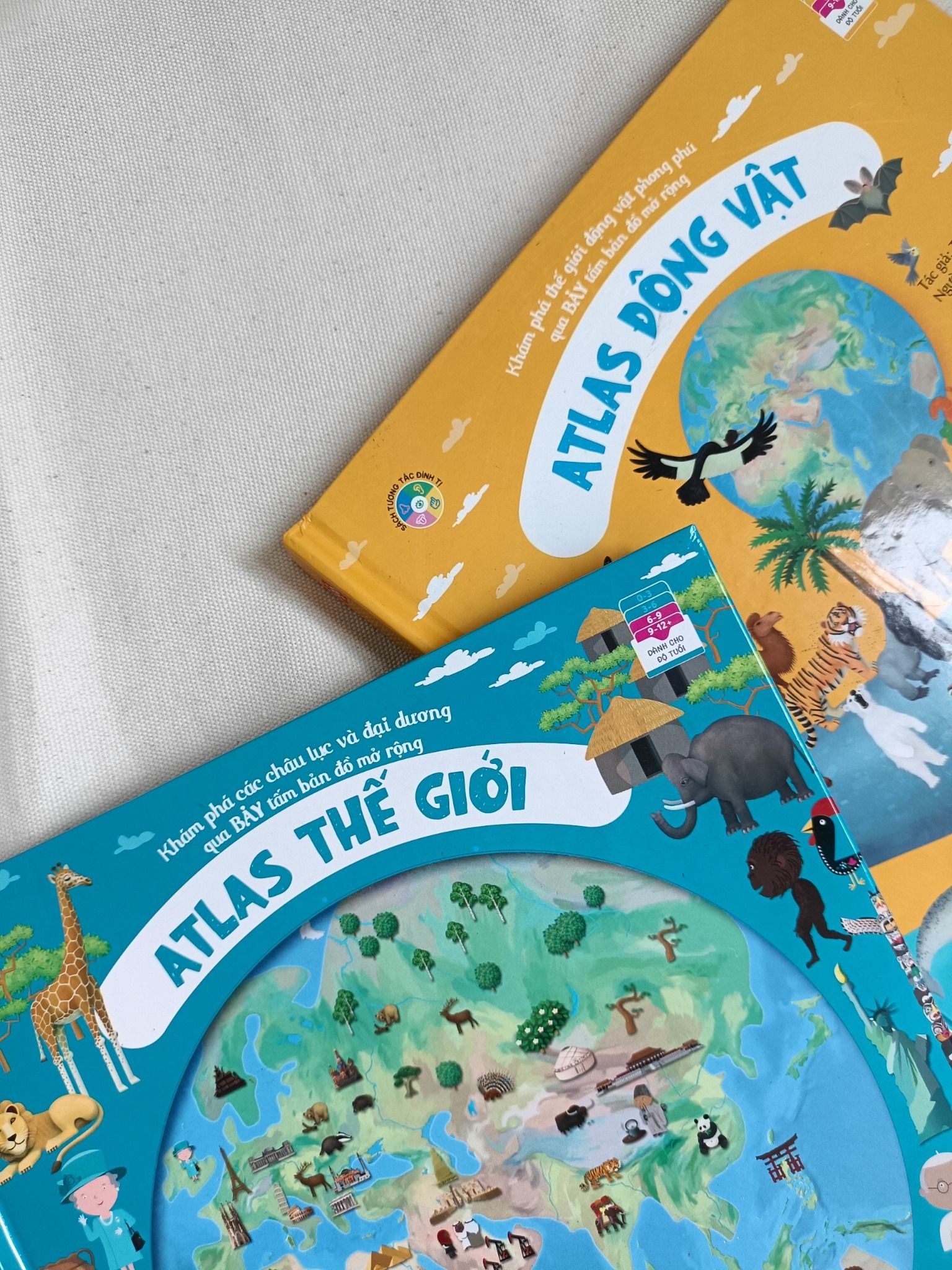 Atlas thế giới khổ rộng