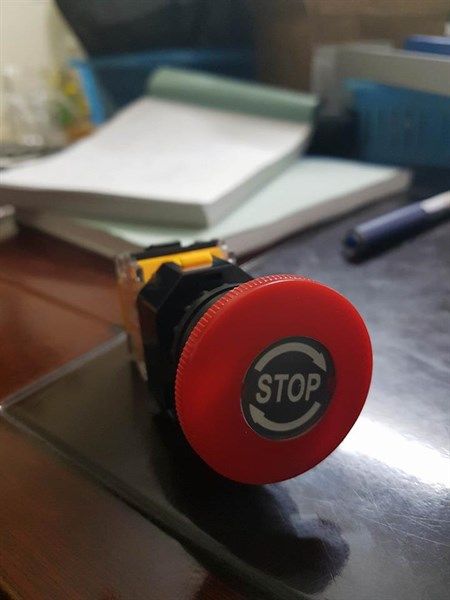 Công tắc dừng khẩn cấp