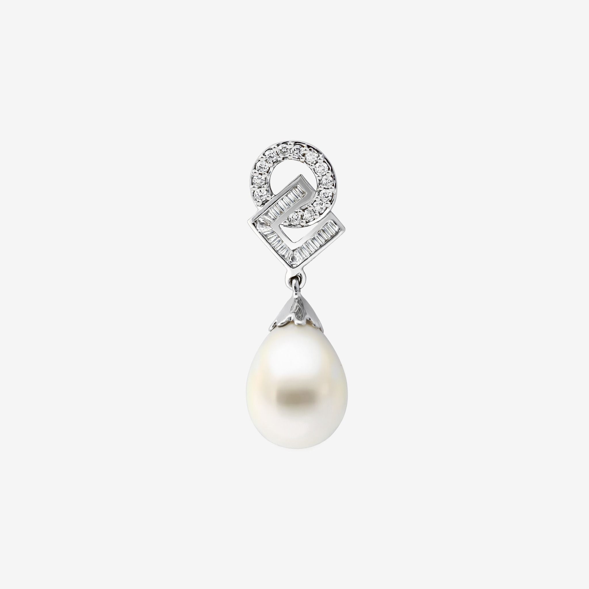 CONTEMPORARY TEARDROP PEARL PENDANT