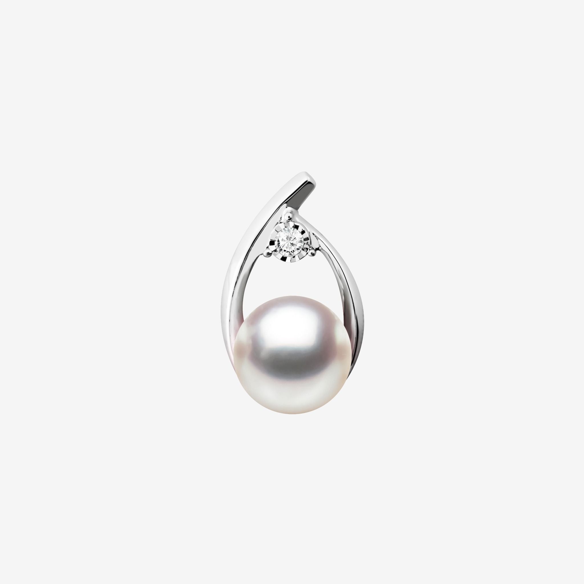 ACCENTED PEARL PENDANT