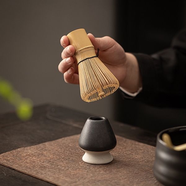Đế gác cọ matcha bằng sứ