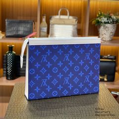 Clutch LV Pochette Voyage MM