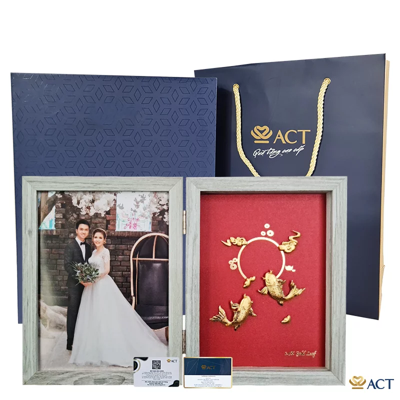 Quà tặng Khung Ảnh Đôi Cá Chép dát vàng 24k ACT GOLD ISO 9001:2015(Mẫu 1)