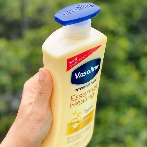 Dưỡng Thể Vaseline Intensive Care Healthy Body Lotion 725ml USA (Vàng)