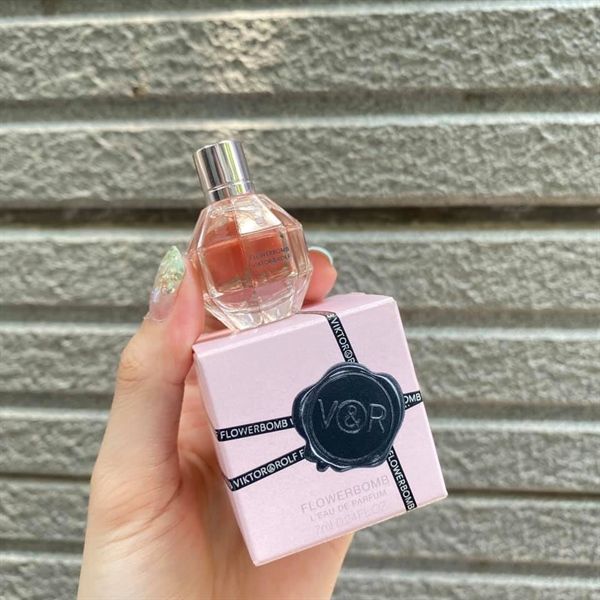 Nước Hoa Nữ Viktor&rolf Flowerbomb L'Eau De Parfum 7ml