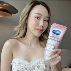 Dưỡng Thể Sáng Da Vaseline Healthy Bright Gluta-Hya Body Tone-Up UV Lotion 300ml