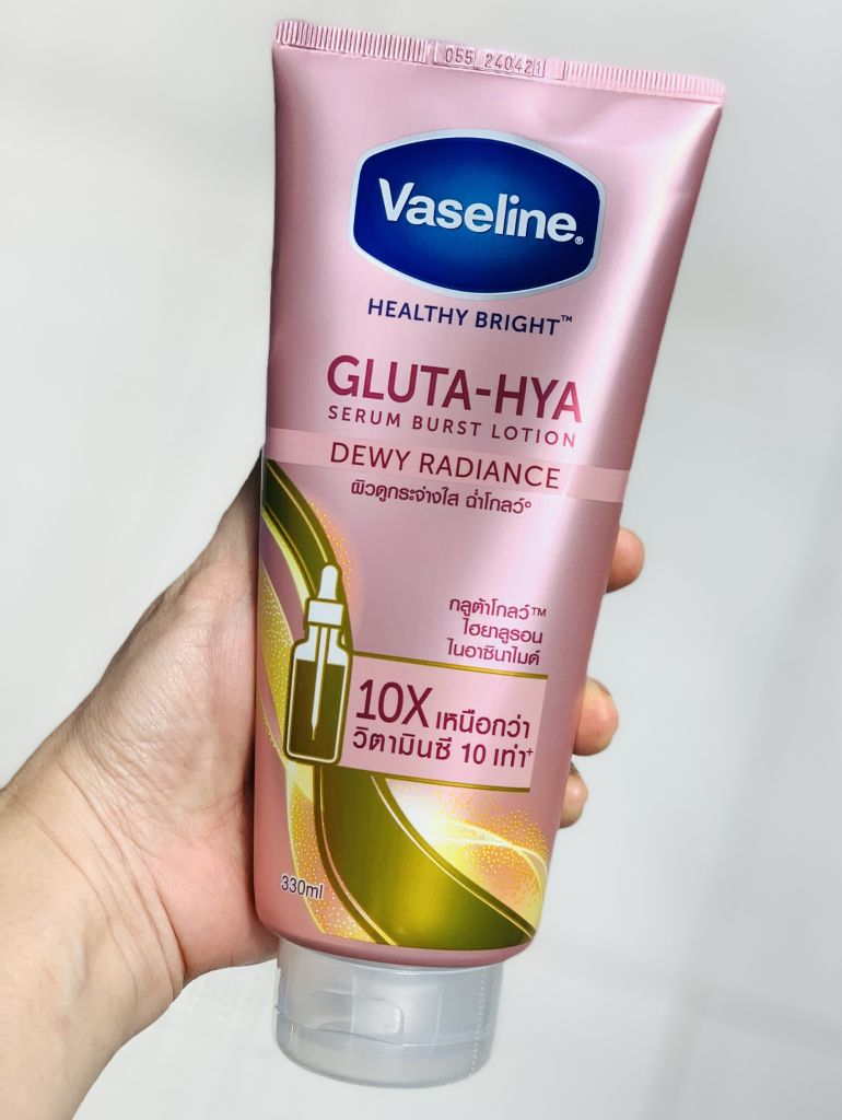 Vaseline - Gluta-Hyal 330ml #Dewy Radiance (Hồng)