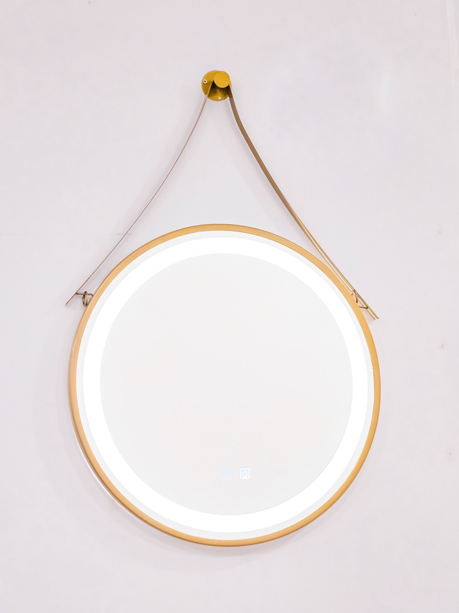  Gương đèn cảm ứng mạ vàng dây treo cao cấp Hoàng Thiện GD 3338-8 