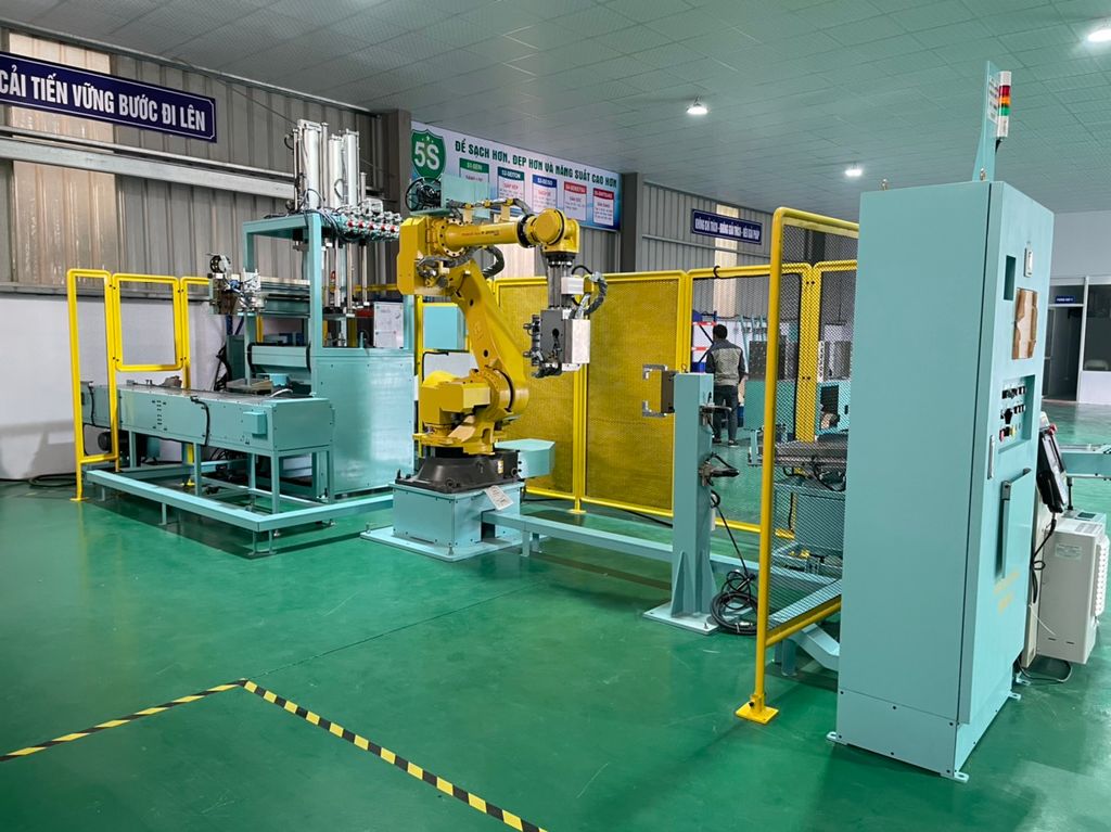 Automatic billet feeding solution for machining machines